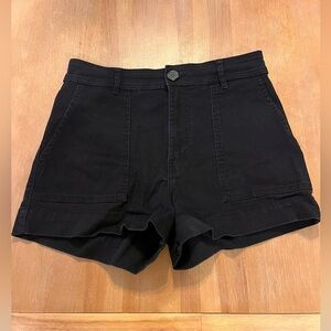 H&M Black Shorts 🖤 Size 6